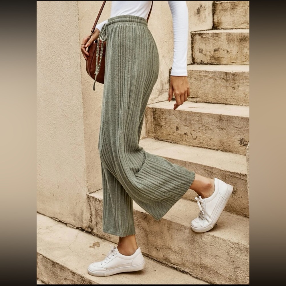 Wide leg pants